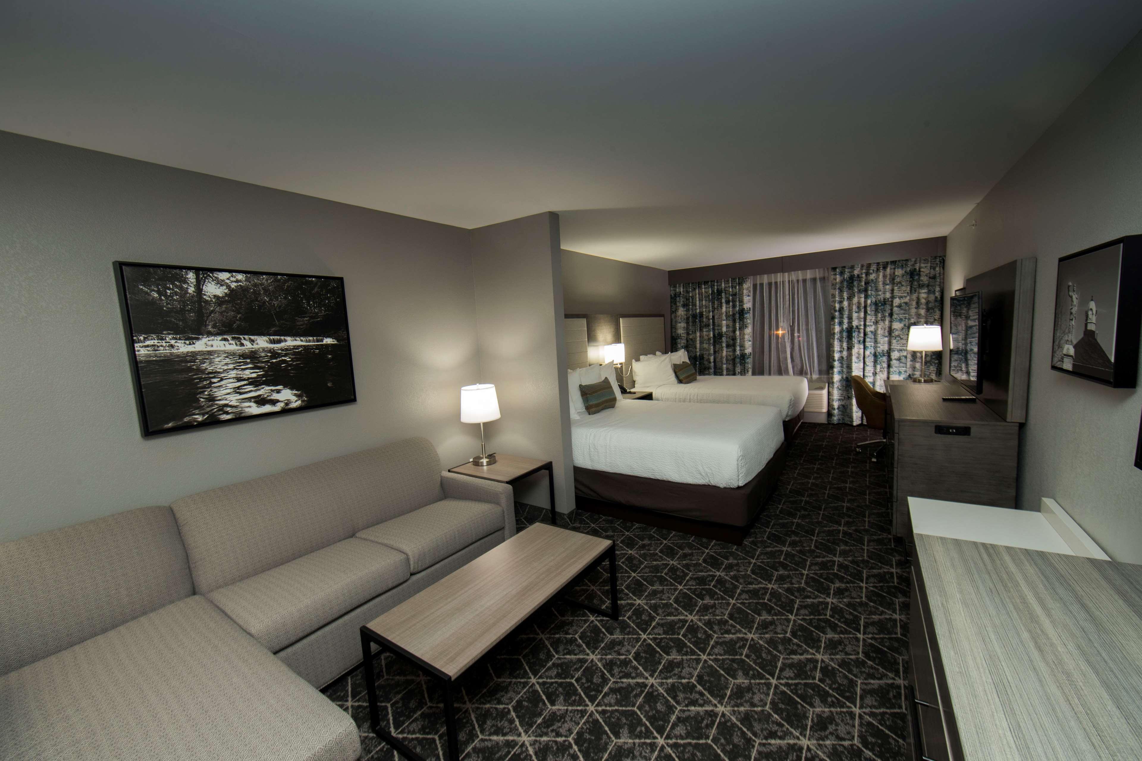Best Western Plus Lawrenceburg Bagian luar foto
