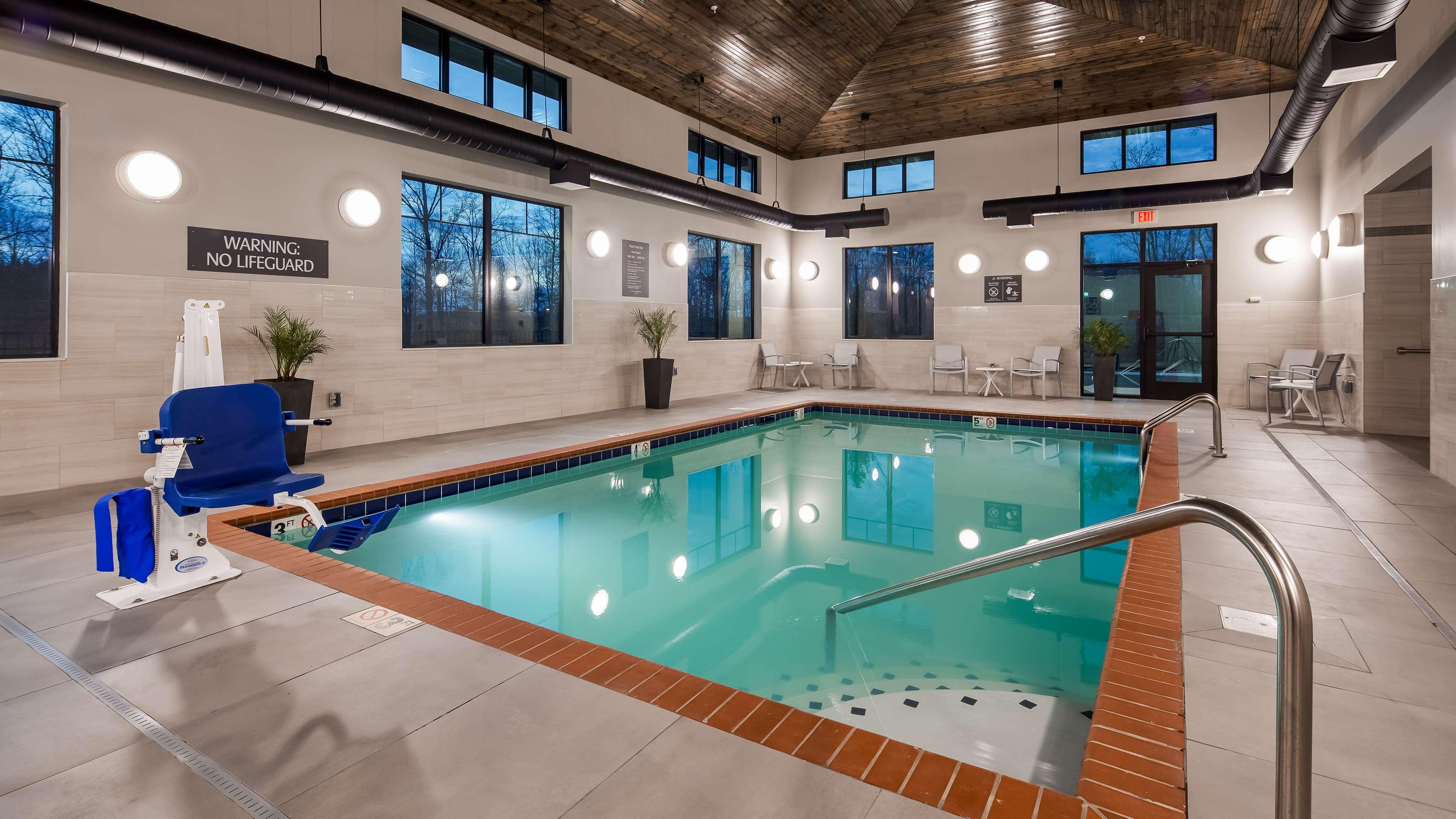 Best Western Plus Lawrenceburg Bagian luar foto