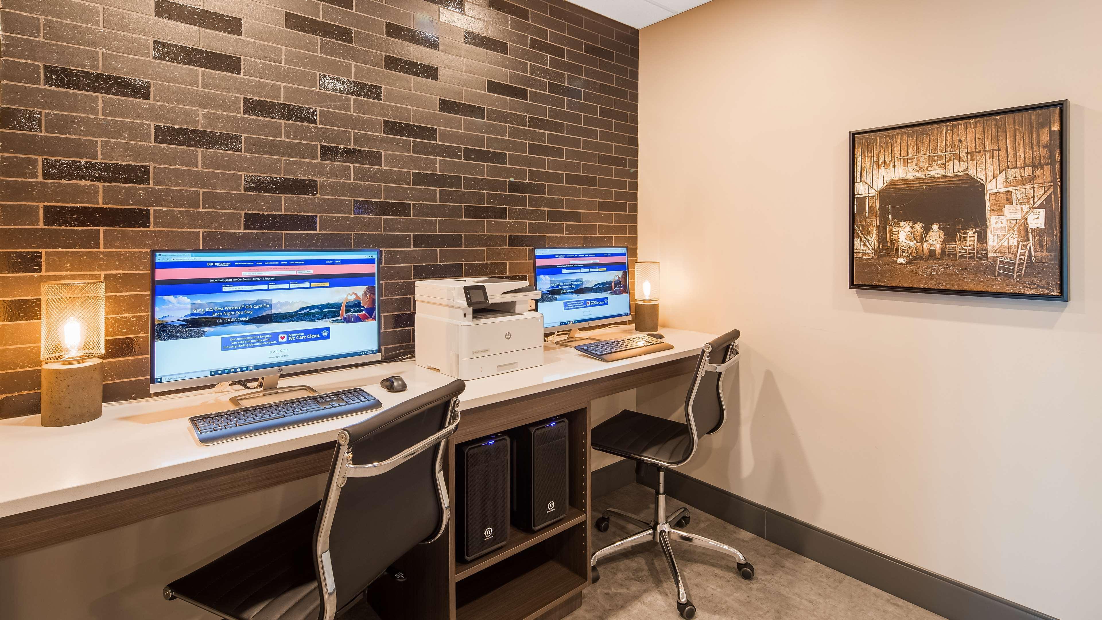 Best Western Plus Lawrenceburg Bagian luar foto