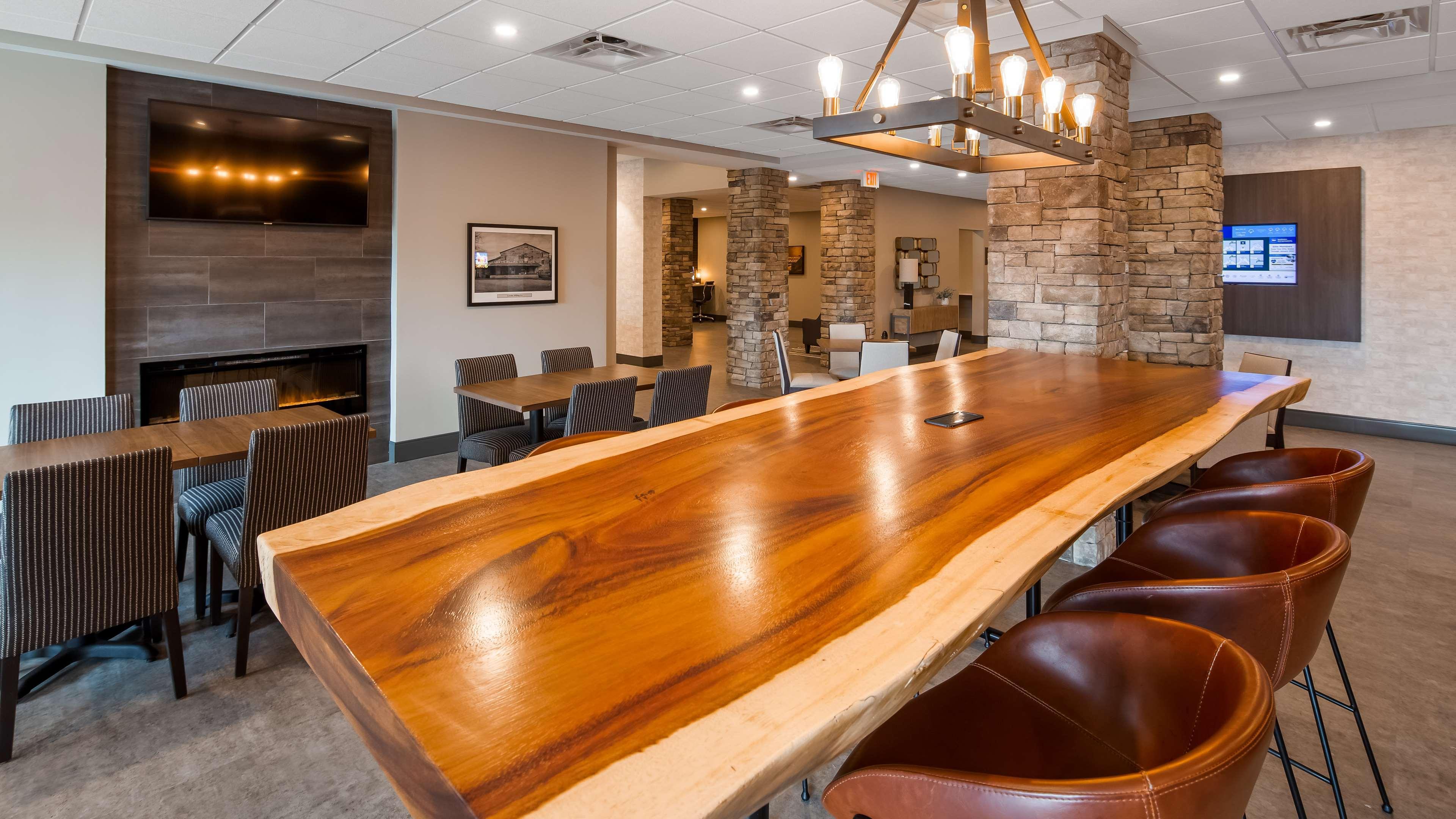 Best Western Plus Lawrenceburg Bagian luar foto